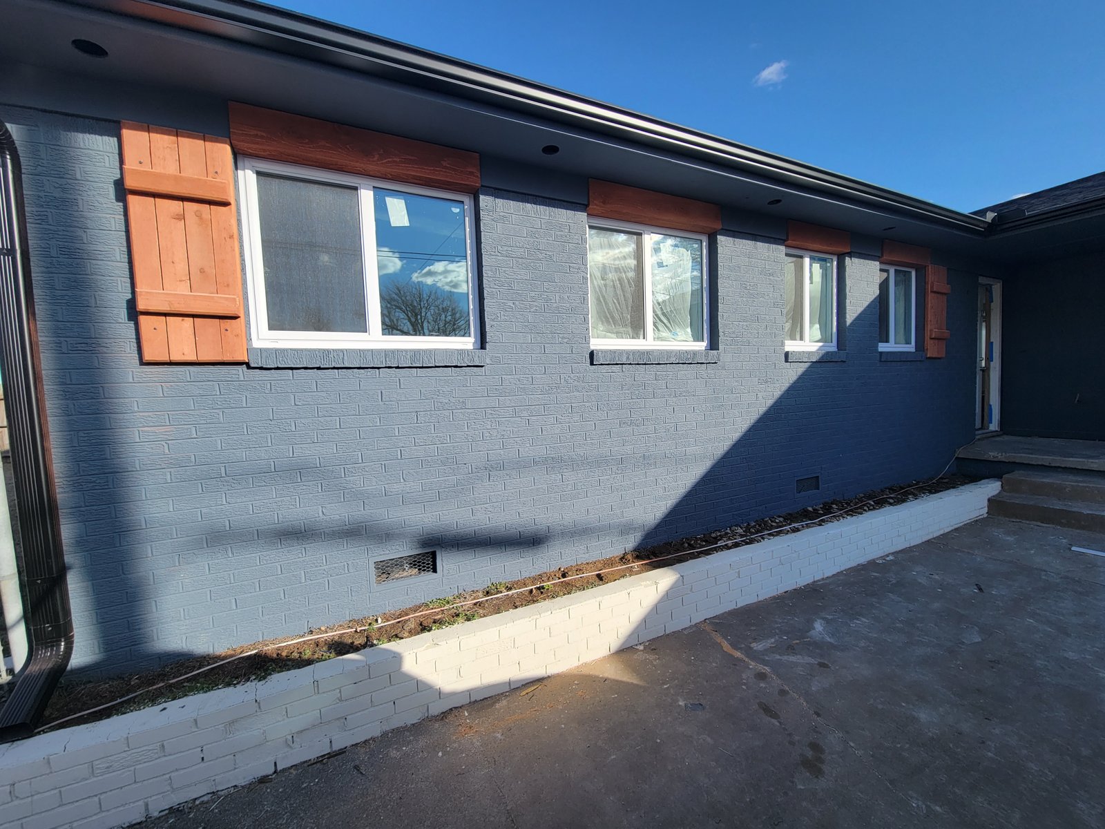 Interior carpentry and trim project gallery - Project 103 - Image 2