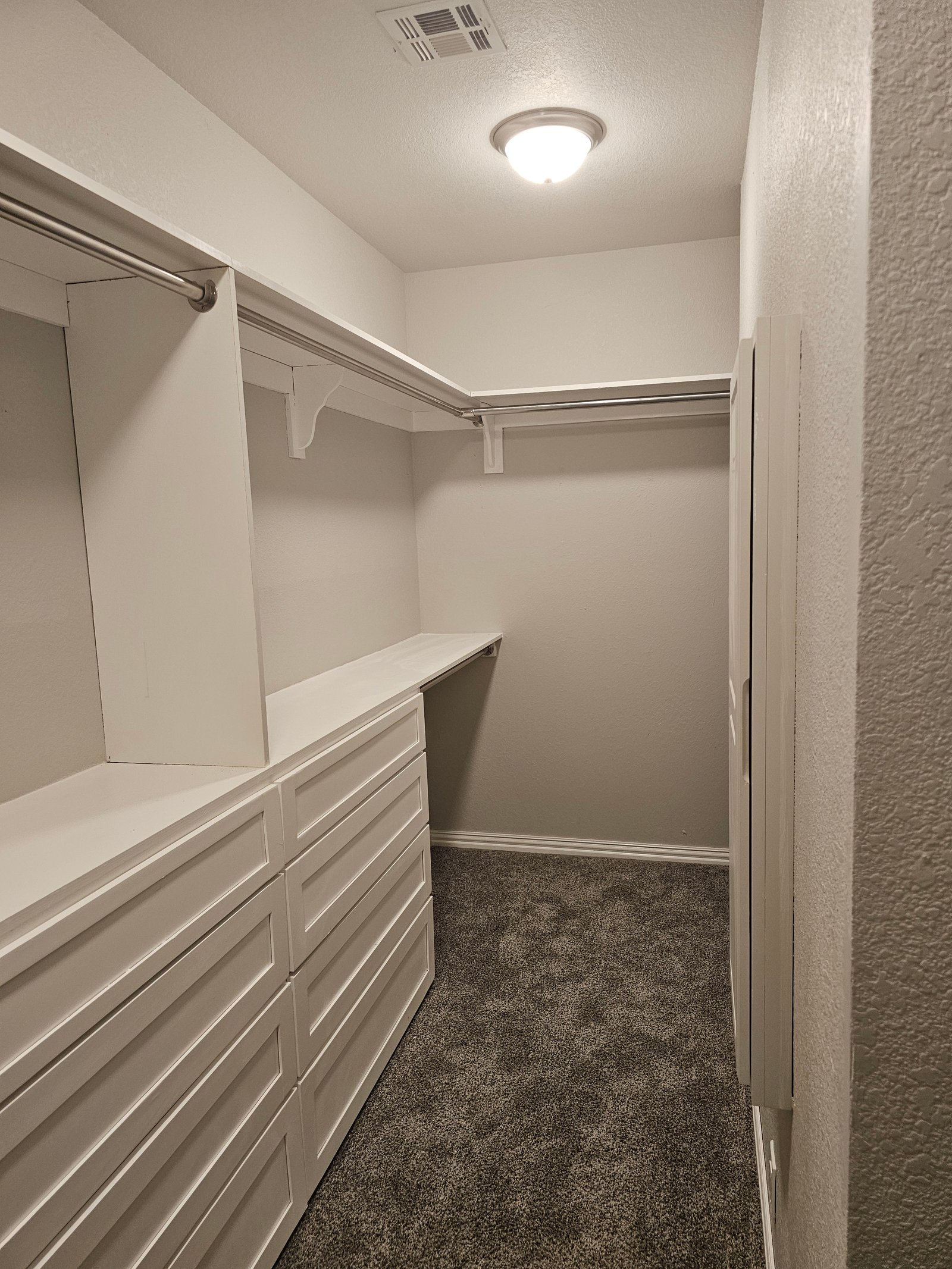 Interior carpentry and trim project gallery - Project 146 - Image 37